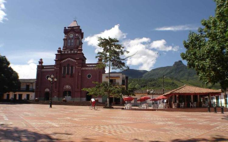 Alojamiento Campestre. San Carlos, Antioquia. Hotel ภายนอก รูปภาพ